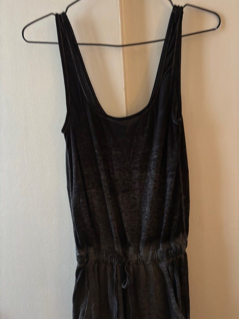 OG TOPSHOP JUMPSUIT (Category: Jumpsuits) located in Las Pinas. Submitted by slowcircle (Listing ID 1386486325, Image 2). Description: ‼️PLEASE READ THE DESCRIPTION BEFORE MESSAGING‼️ TOPSHOP JUMPSUIT: ROMPER Color: GRAY / BLACK LENGTH: 134 cm BUST: 33 cm WAISTLINE: 24 to 30 inches LIGHTLY USED No holes or stain, not faded This is a pre owned item, please handle your expectations :) First come, first serve basis for the payment.❤️ will only reser