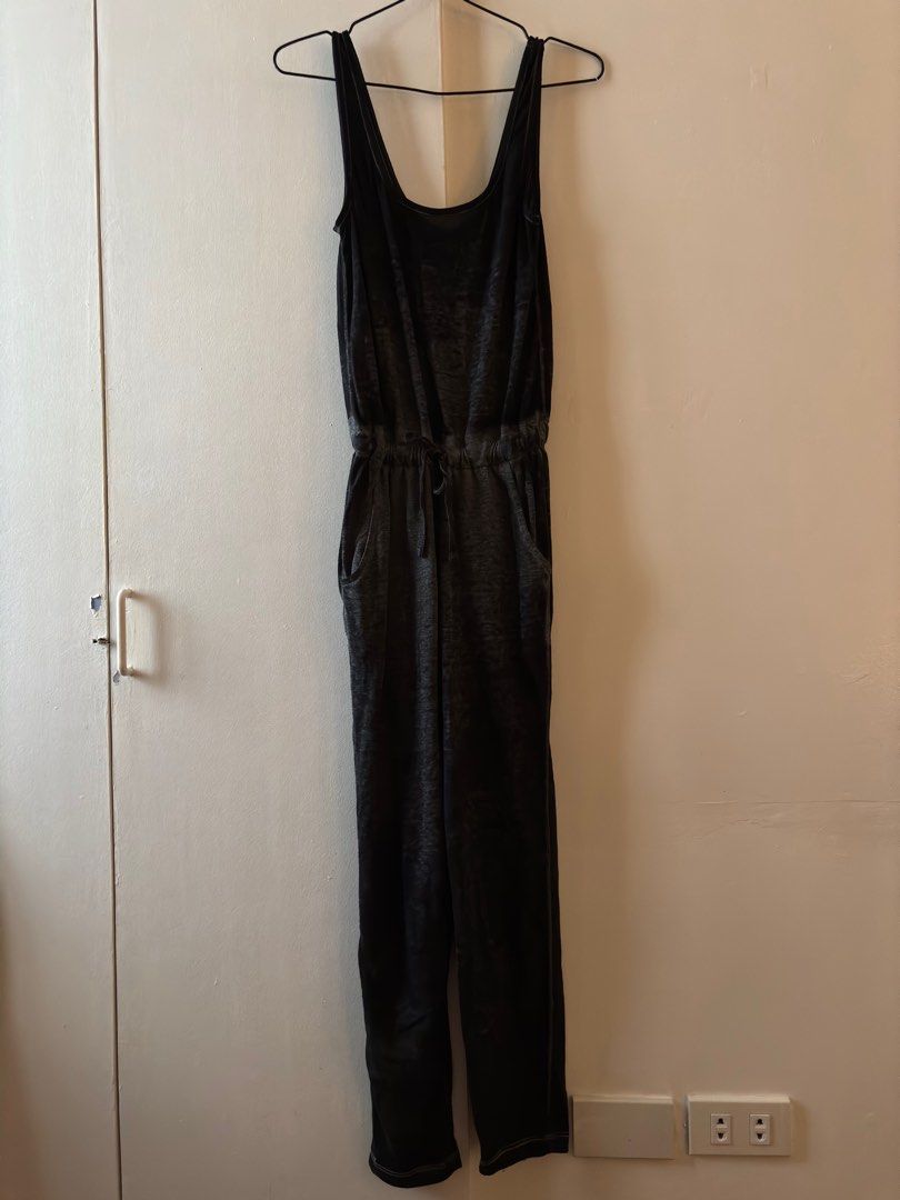 OG TOPSHOP JUMPSUIT (Category: Jumpsuits) located in Las Pinas. Submitted by slowcircle (Listing ID 1386486325, Image 1). Description: ‼️PLEASE READ THE DESCRIPTION BEFORE MESSAGING‼️ TOPSHOP JUMPSUIT: ROMPER Color: GRAY / BLACK LENGTH: 134 cm BUST: 33 cm WAISTLINE: 24 to 30 inches LIGHTLY USED No holes or stain, not faded This is a pre owned item, please handle your expectations :) First come, first serve basis for the payment.❤️ will only reser