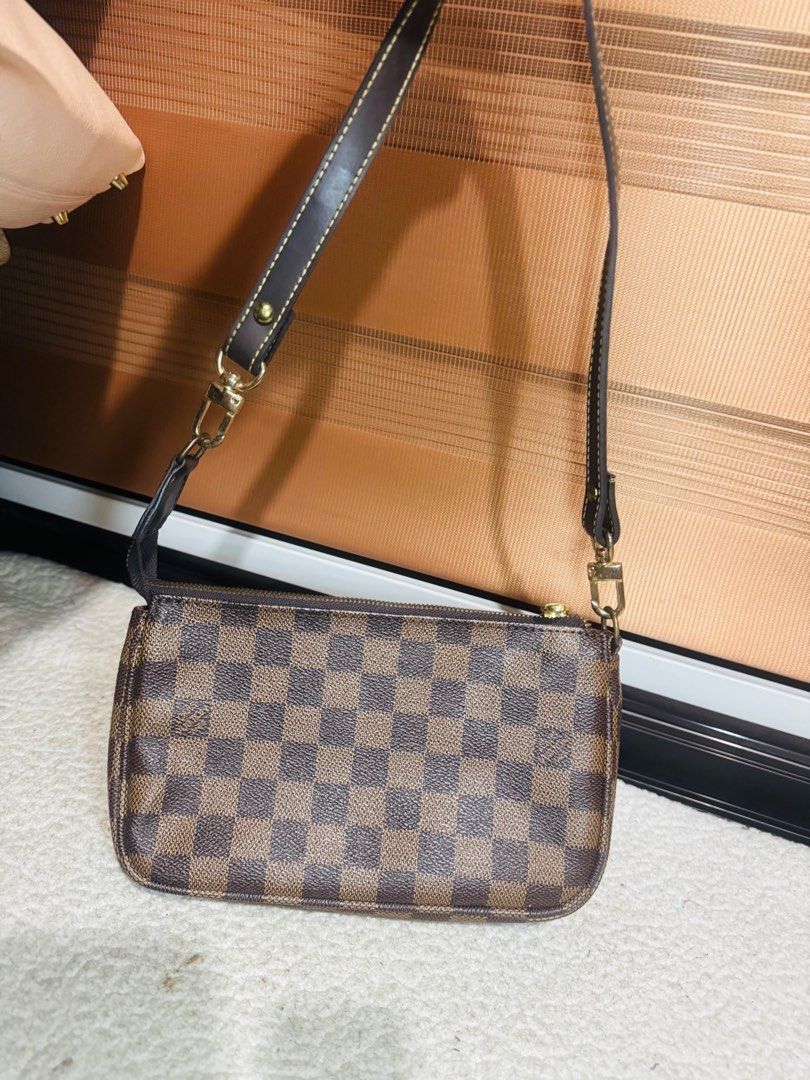 Preloved LV Baguette (Category: Luxury Bags & Wallets) located in Manila. Submitted by nylan1227 (Listing ID 1386460290, Image 1). Description: In excellent condition Replaced sling.