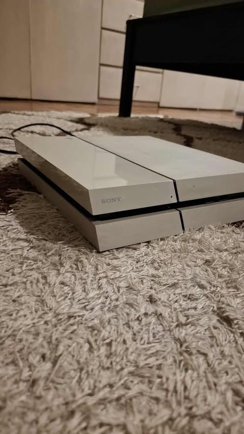 PS4 White Console + 2 Controllers + 11 Games — Excellent Condition, Bundle Deal (Category: PlayStation) located in Muntinlupa City. Submitted by varnangoel05 (Listing ID 1386521779, Image 3). Description: Selling my well-maintained white PlayStation 4 bundle, complete with: Console in great condition 2 controllers included 11 Original PS4 Games: FIFA 17, FIFA 18, FIFA 19, FIFA 21, The Amazing Spider-Man 2, Call of Duty: Advanced Warfare, Battlefi