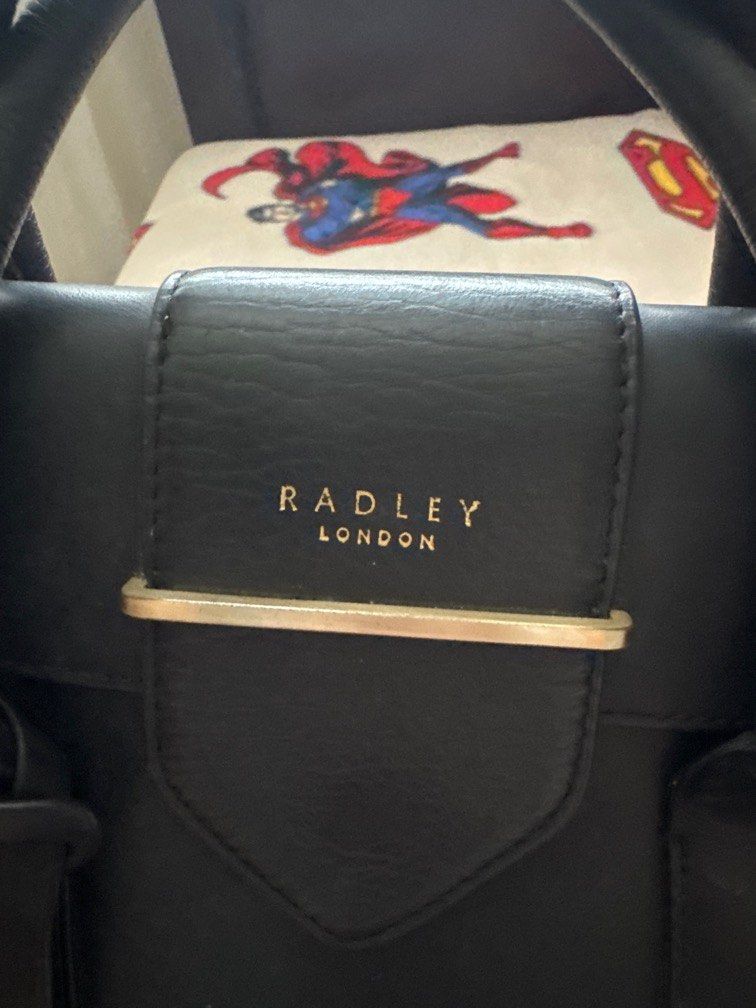 Radley Bag (Category: Luxury Bags & Wallets) located in Cagayan de Oro. Submitted by arengokc (Listing ID 1386588590, Image 3). Description: This is an authentic Radley bag in very good condition. This also comes with a sling so it’s perfect as an everyday or office bag. ❤️ .