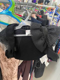 (Category: ) located in . Submitted by avathriftedcloset (Listing ID 1386485426, Image 1). Description: .
