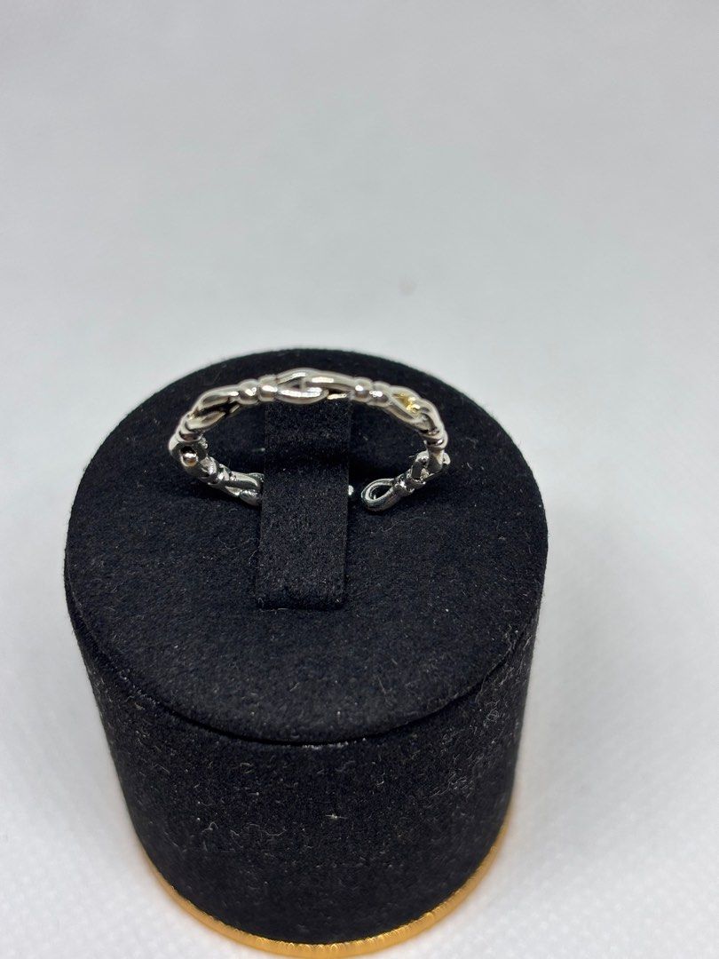 Ring （分類：戒指）位於 Hong Kong。 由 fcjshop 提交（商品編號 1386444676，圖片 9）。簡介： 多款全新925純銀開口戒指 ，可自行微調尺寸，$38一隻，簡約包裝，手飾2件起9折，包本地平郵，不設退換，有疑問可私訊細節，謝謝。。