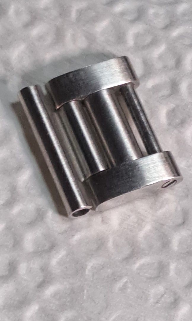 Rolex bracelet watch parts (Category: Luxury Watches) located in Quezon City. Submitted by mastervintage (Listing ID 1386585873, Image 1). Description: rolex bracelet parts fits for 78360/ 78390 model good condition rare parts.
