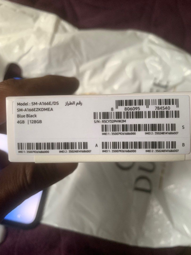 Samasung A16 5g 4g /128gb (Category: Samsung) located in Taguig. Submitted by lhiam311 (Listing ID 1386482875, Image 3). Description: selling this New samsung A16 urgent 3days pa lang nagagamit original bought in Qatar hindi made in china made in vietnam po ito.