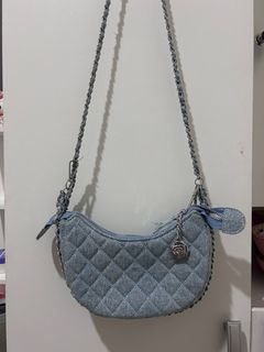 (Kategori: ) berada di . Dikirim oleh cesiyyy (ID iklan 1386458935, Gambar 1). Deskripsi: .