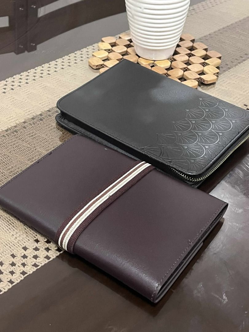 Starbucks Tradition Case Planner and Planner Organizer Bundle Sale (Category: Luxury Bags & Wallets) located in San Fernando. Submitted by raynold25 (Listing ID 1386478803, Image 2). Description: Condition: Open but NEVER used, minimal signs due to long storage, but not that visible ** Black Planner - Planner cover ONLY zipper still had the plastic cover ** Brown Planner - still with the notebook and bookmark - What you see is what you get - RFS: