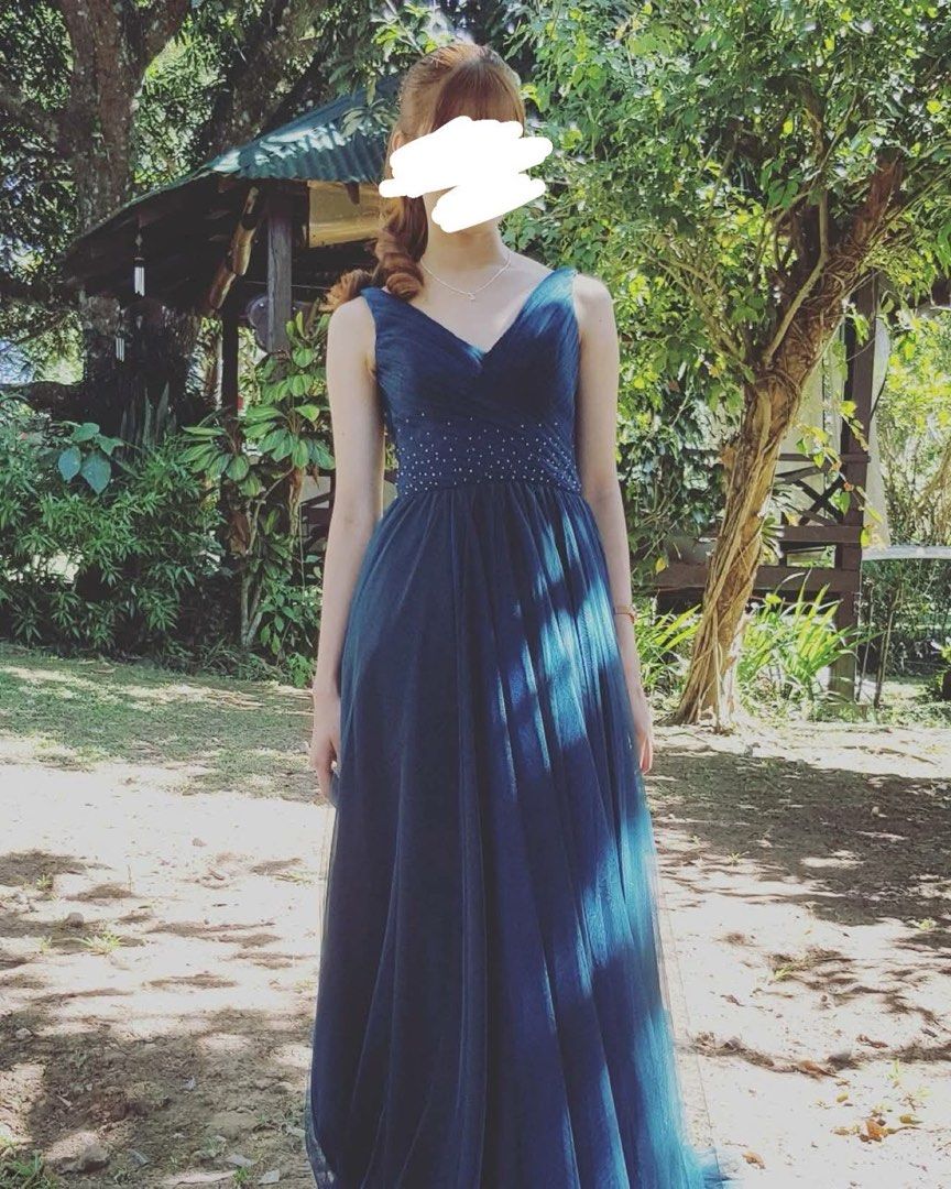 Tulle Long Gown - Emerald Green (Category: Evening dresses & gowns) located in Santa Rosa. Submitted by grasyamara (Listing ID 1386450204, Image 3). Description: Emerald Green Tulle Gown Price: Php 2,500 Size: Waistline - 25.5”, Length - 57” MOP: Gcash/ Bank Transfer(BPI or UBP) Meet up: Paseo De Sta Rosa/ Waltermart Balibago Delivery: JNT/Lalamove/FlashExpress.