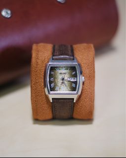(Category: ) located in . Submitted by notanotherwatch (Listing ID 1386555579, Image 1). Description: .