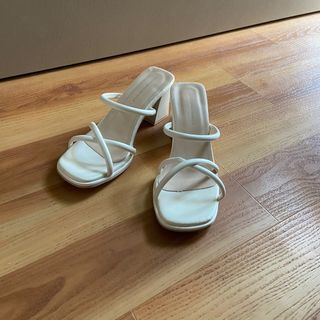 (Category: ) located in . Submitted by hotramen (Listing ID 1386450294, Image 1). Description: .