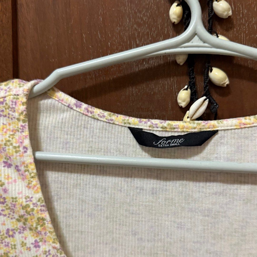 Women's Blouse (Category: Blouses) located in San Pablo. Submitted by decluttx (Listing ID 1386485600, Image 2). Description: Forme brand Size XS Can fit up to S.