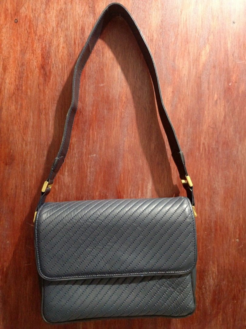Vintage YSL Shoulder Bag (Category: Luxury Bags & Wallets) located in San Jose del Monte. Submitted by m_nshop (Listing ID 1386506305, Image 1). Description: Japan Source with minimal sign of usage negotiable Hindi lang po maisara yun sa flap payment first jnt or lalamove courier.