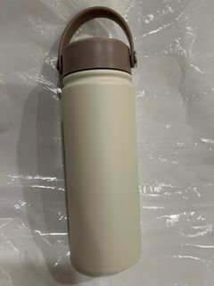 由 yiyihe090932586 (刊登 ID 1386746909，圖片 1) 提交，位於 的 (類別：)，說明：。