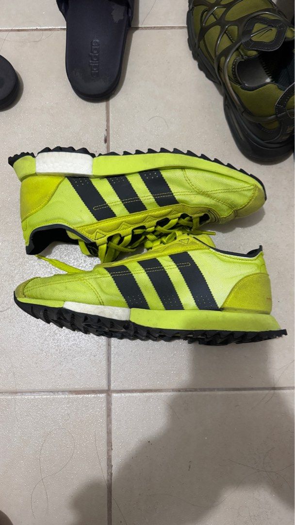 Adidas SL 7600 (Category: Sneakers) located in Manila. Submitted by offthehype (Listing ID 1386737292, Image 3). Description: Adidas SL 7600 Size 10US mens can fit upto 10.5 8/10 condition Has a very small sep at the outsole but still intact No box Price is fixed Meetup points: Pasig Rotonda, Arcovia Delivery via grab, lalamove, etc Shouldered by buyer.