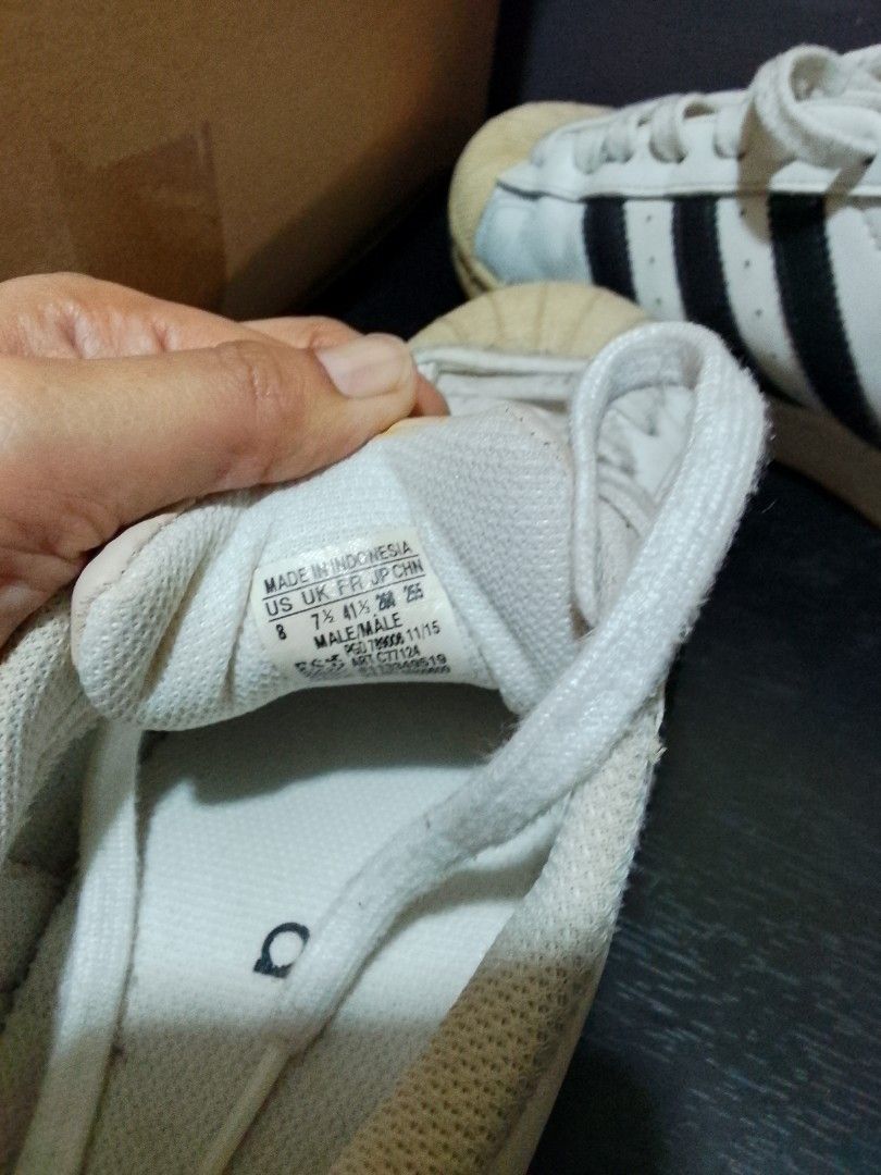 Adidas Superstar (Category: Sneakers) located in Quezon City. Submitted by vanlacsa (Listing ID 1386681579, Image 2). Description: Adidas Superstar size 8 men's no issue linis laba lang goods na goods pa yan loc: Sauyo qc.