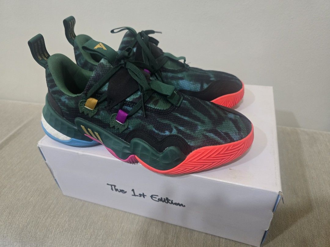 Adidas Trae Young 1 ORIGINAL (Category: Sneakers) located in Quezon City. Submitted by practical_trends (Listing ID 1386703084, Image 2). Description: Adidas Trae Young 1 used 3x wooden court no issues size 10.5 US.