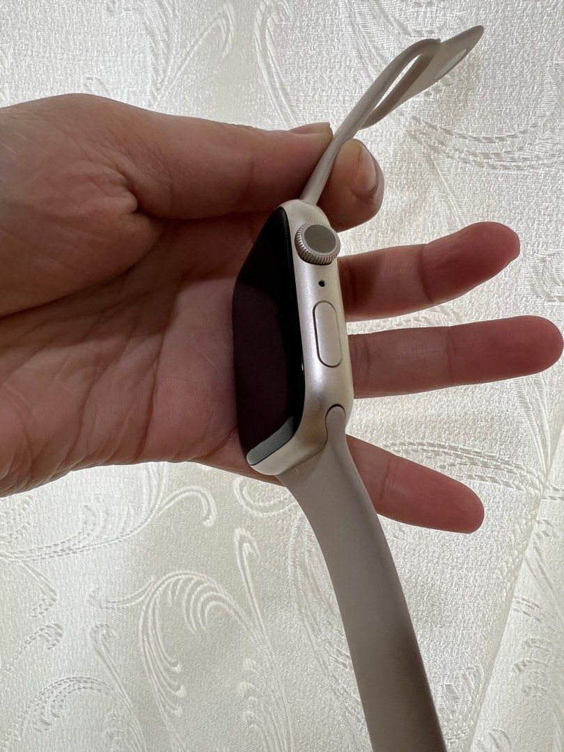 Apple Watch Series 8 (Category: Wearables & Smart Watches) located in Pasay City. Submitted by jasm24 (Listing ID 1386681610, Image 3). Description: Good as new! - very good condition - Bought in Beyond the Box - Original price: 25-29K - With complete package (box, strap, & bag) - Battery health: 100% .