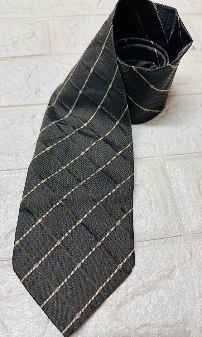 Balenciaga Luxury Necktie (Category: Luxury Accessories) located in Manila. Submitted by rarefindsgallery (Listing ID 1386664425, Image 2). Description: Balenciaga Paris Luxury Necktie Material: 💯 Silk Handmade Made in Japan 🇯🇵 .