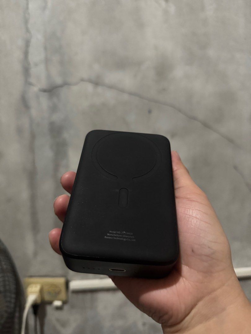 Baseus powerbank 20000mah (Category: Batteries & Power Banks) located in Pasay City. Submitted by dnpbt (Listing ID 1386738749, Image 3). Description: Rfs: will upgrade for a higher mah .