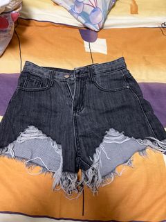 (Category: ) located in . Submitted by prelovedclothes_co (Listing ID 1386738443, Image 1). Description: .