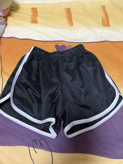(Category: ) located in . Submitted by prelovedclothes_co (Listing ID 1386744845, Image 1). Description: .