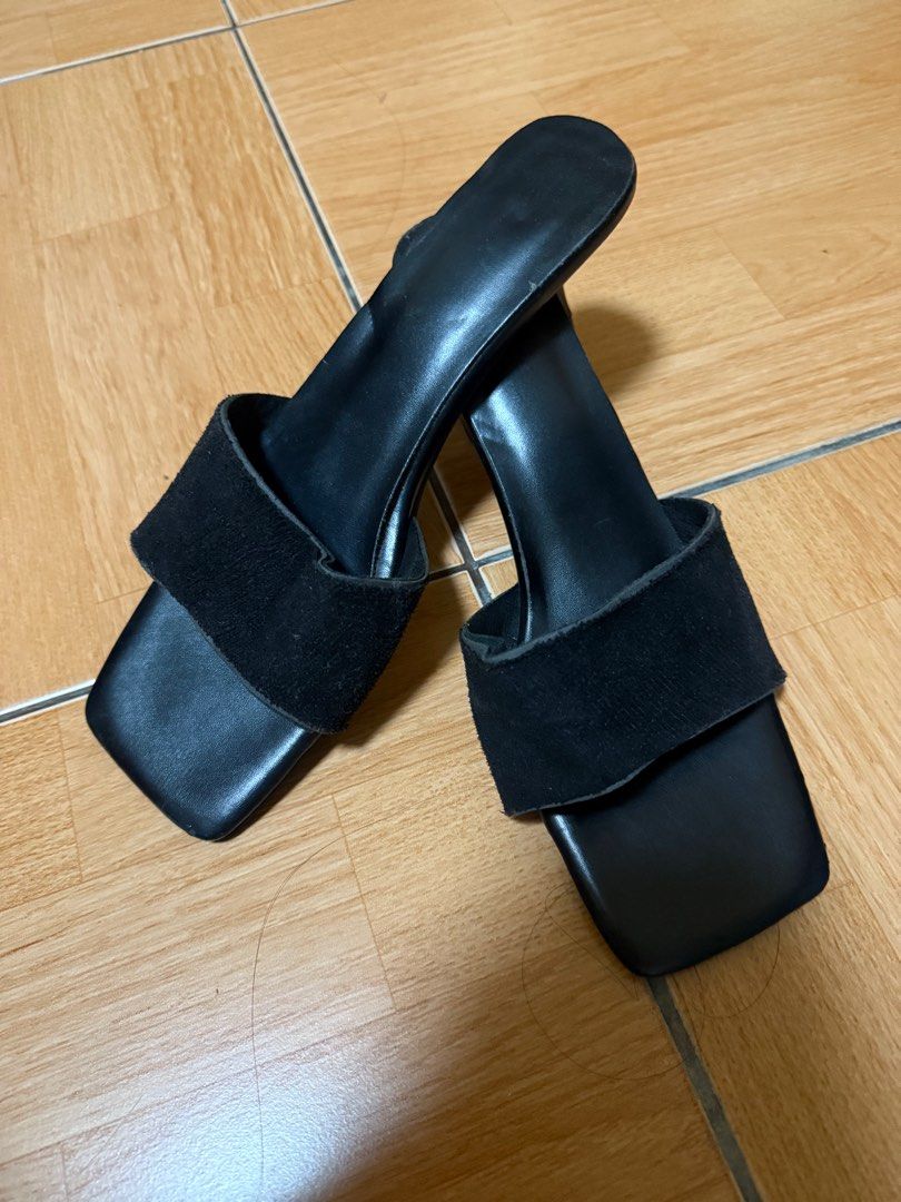 Black Square Toe Heels (Category: Heels) located in Manila. Submitted by reignix (Listing ID 1386741011, Image 1). Description: Color: Black Size: 41 RFS: Decluttering.