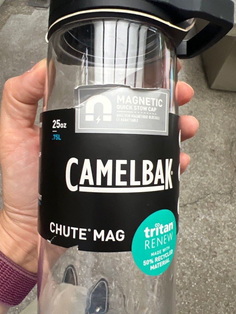 Camelbak chute mag 25oz 750ml (Category: Water Bottles & Tumblers) located in Quezon City. Submitted by theconsciouscloset (Listing ID 1386652476, Image 2). Description: Mall pull out GUARANTEED Brand new with minimal issues, scratches, dusty, etc Please manage your expectations Colors available: Clear -1 pc Rose - 1pc Coastal -1pc Lupine -1pc Lava - 2 pc Olive - 3pcs Charcoal -4pcs .