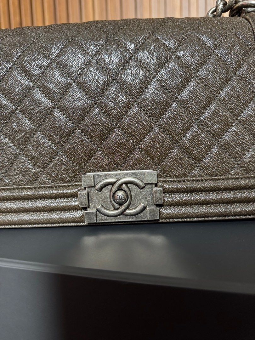 CHANEL LE BOY CAVIAR RHW (Category: Luxury Bags & Wallets) located in Angeles City. Submitted by mrsprk_lux (Listing ID 1386661203, Image 1). Description: CHANEL LE BOY MEDIUM CAVIAR LEATHER RHW CHOCOLATE BROWN COLOR Pristine Condition Comes with Dustbag Holo and Box Lost card but with Legit grails ! Series 28 Get for only 198k!!!!! Steal price for Caviar leather 😍 Open for trade LAY AWAY OK 30% DP 1month No interest .