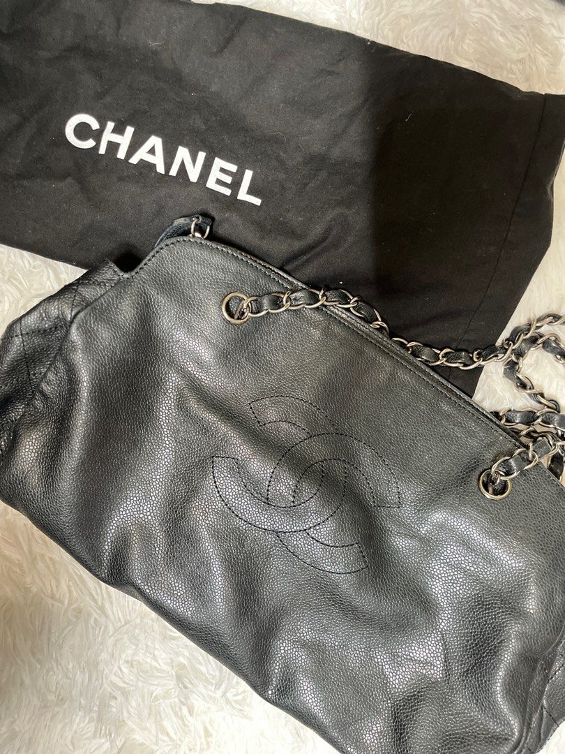 Chanel Timeless CC Bowler Bag (Category: Luxury Bags & Wallets) located in Baguio. Submitted by charlotte.qvd (Listing ID 1386667951, Image 1). Description: 👜 Chanel Timeless CC Bowler Bag With dustbag and ENTRUPY SERIAL NUMBER: 13435677 Material: Caviar leather Condition: Good Sold for 96k at TheRealReal and 140k at NuirVintage Selling for 80k only (slightly negotiable).