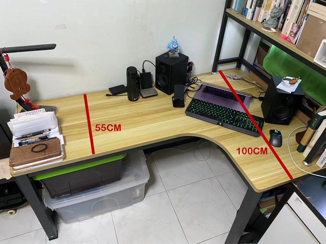 Computer Table/ Desk (Category: Tables & Sets) located in Singapore. Submitted by piratejoker (Listing ID 1386687986, Image 2). Description: Could and easy dismantling. With tools. pragmatic for students and professionals.