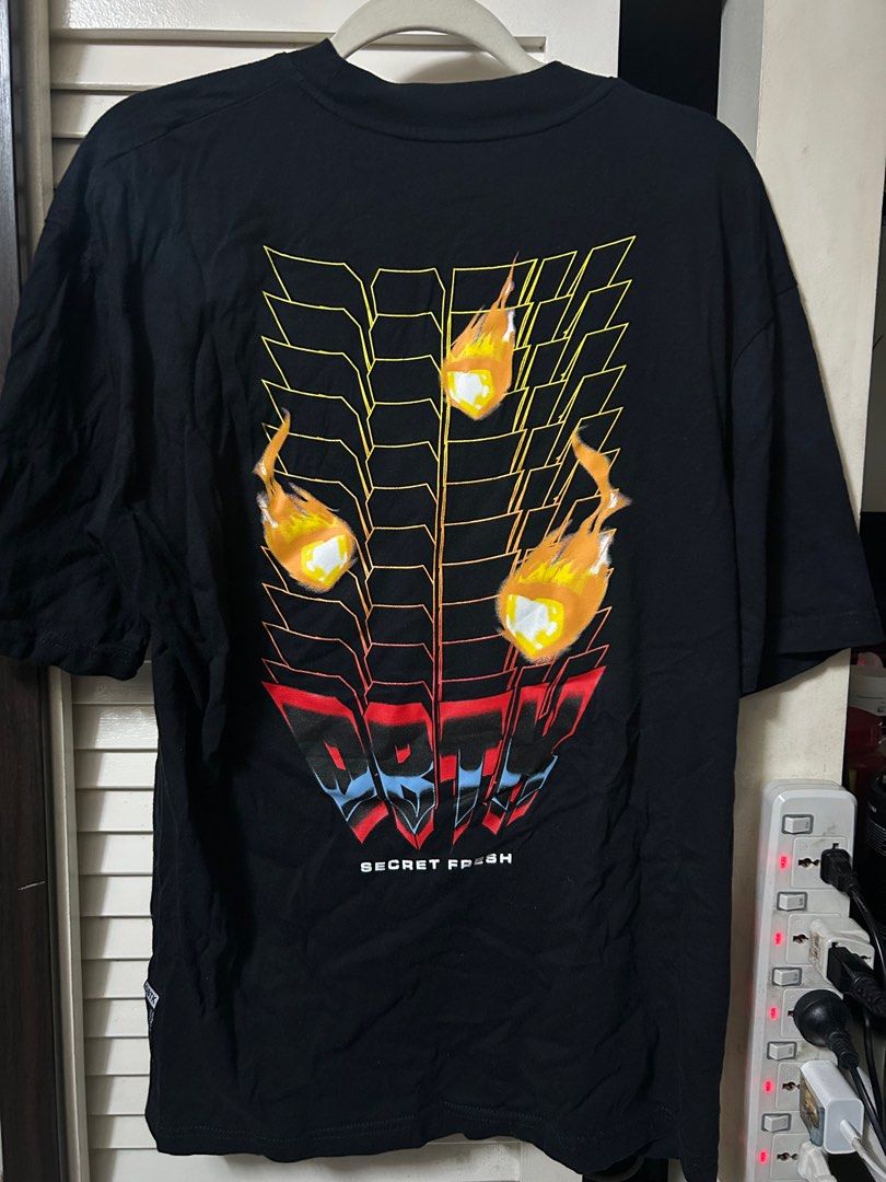 DBTK x Secret Fresh Skull Oversized Shirt (Category: Tshirts & Polo Shirts ) located in Manila. Submitted by polyvex (Listing ID 1386768842, Image 2). Description: DBTK x Secret Fresh Skull Oversized Shirt Color: Black Size: Medium Dimensions Length: 29” Width: 21.5” Issue: None, never worn Location: Vito Cruz, Manila 📍 .