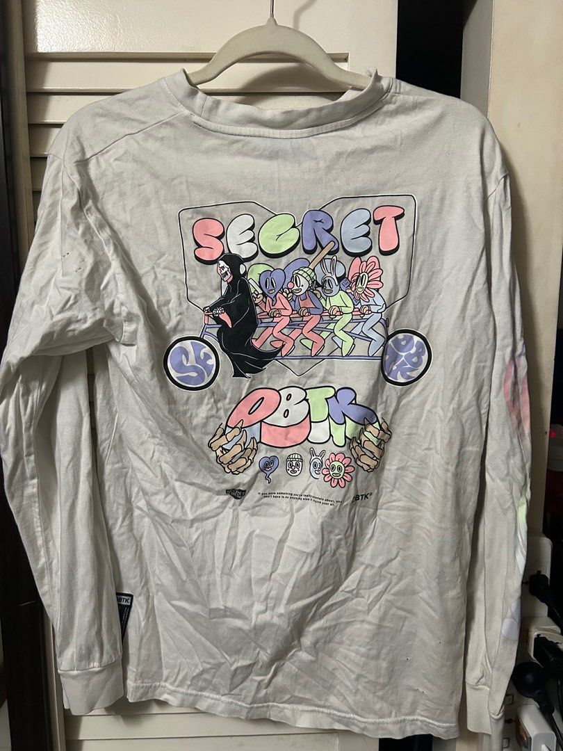 DBTK x Secret Fresh White Sweatshirt (Category: Tshirts & Polo Shirts ) located in Manila. Submitted by polyvex (Listing ID 1386769040, Image 2). Description: DBTK x Secret Fresh White Sweatshirt Color: White Size: Medium Dimensions Length: 27.5” Width: 18” Issue: Small holes sa upper left side (idk where that came from, it was hanged most of the time) Location: Vito Cruz, Manila 📍.