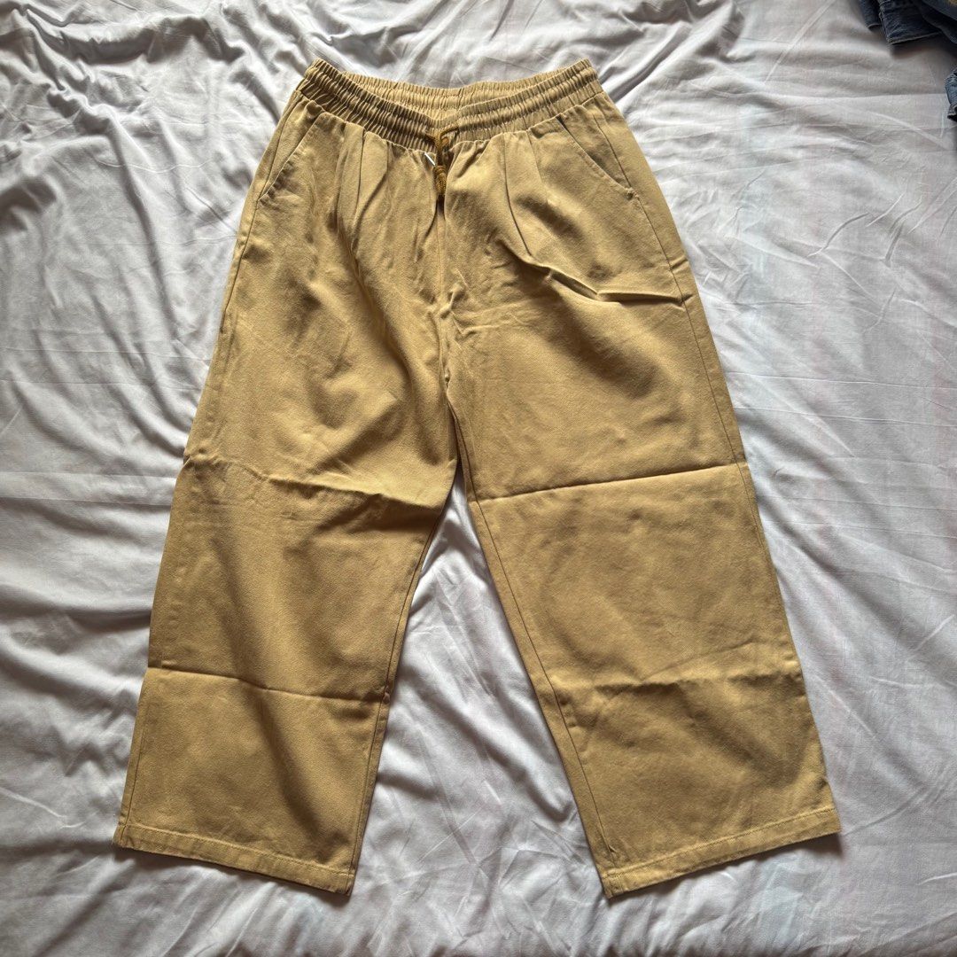 Drawstring Khaki Pants | 28-34 Waist (Category: Chinos) located in Manila. Submitted by helloitsjan (Listing ID 1386660674, Image 1). Description: Bought in Thailand. Minor flaw on pocket. Overall good condition. 28-34 Waistline. .
