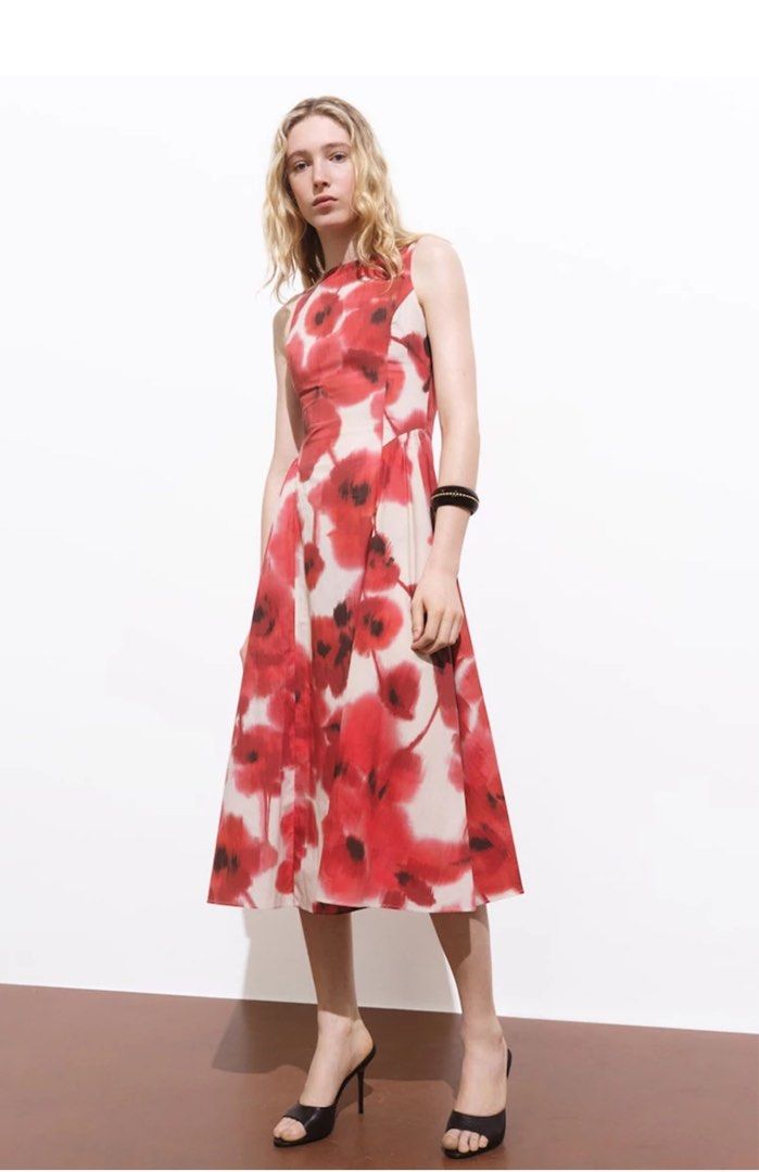 Mango Floral Printed Flared Dress (Category: Dresses) located in Pasay City. Submitted by jasm24 (Listing ID 1386684587, Image 1). Description: Worn only once! Very classy and no issues Ideal for graduation and wedding Very lightweight and comfy to wear Made of italian fabric 🏷️Original price P 3990 .