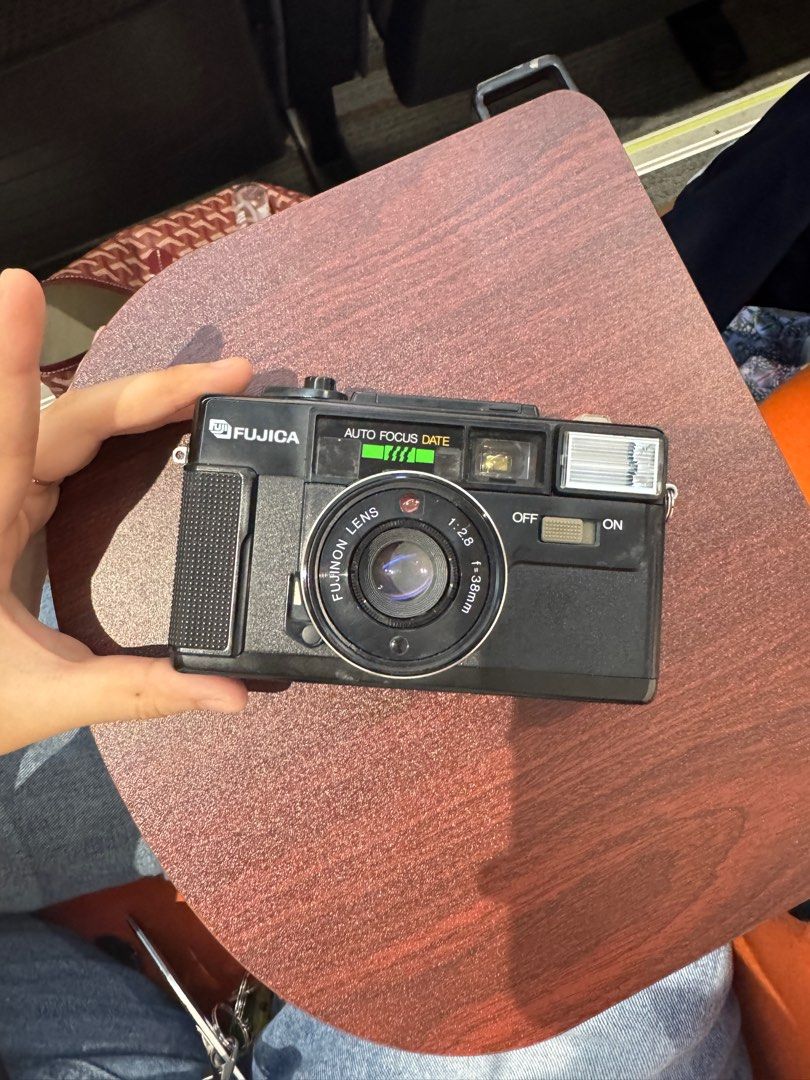 Fujica Auto 7 Date (Category: Cameras) located in Manila. Submitted by c444che (Listing ID 1386698165, Image 2). Description: - Fully Functional - Flash, Counter, Date Stamp (Untested with Film) - Bought from TGOD by Estanly - Used once (di pa napapa develop ang film pero will send sample shots once na develop) - Clear Lens, no fungus - Body Cosmetic - 9/10 - In good working condition - Can send a video of it rewinding (means it was tested with f