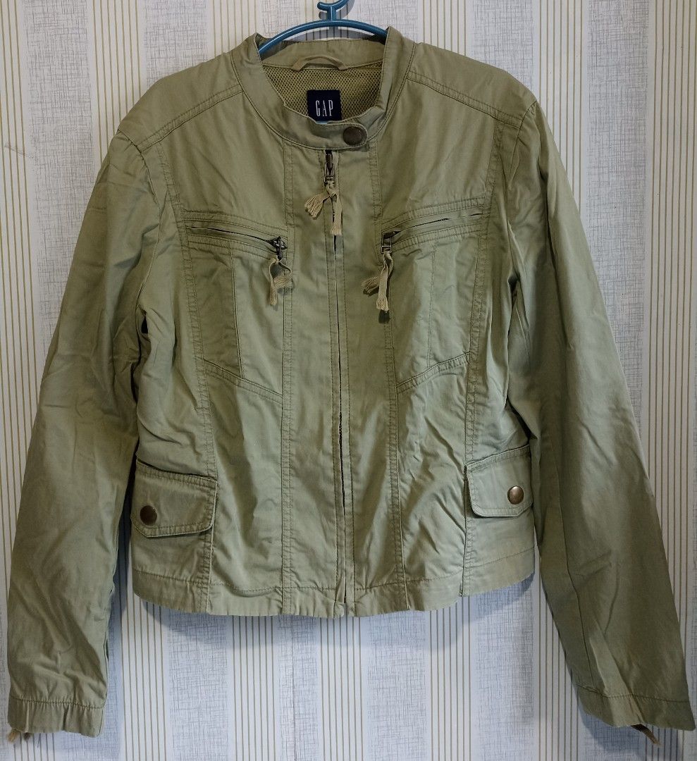 GAP jacket (Category: Coats, Jackets and Outerwear) located in Tabaco. Submitted by byersss (Listing ID 1386649072, Image 1). Description: .