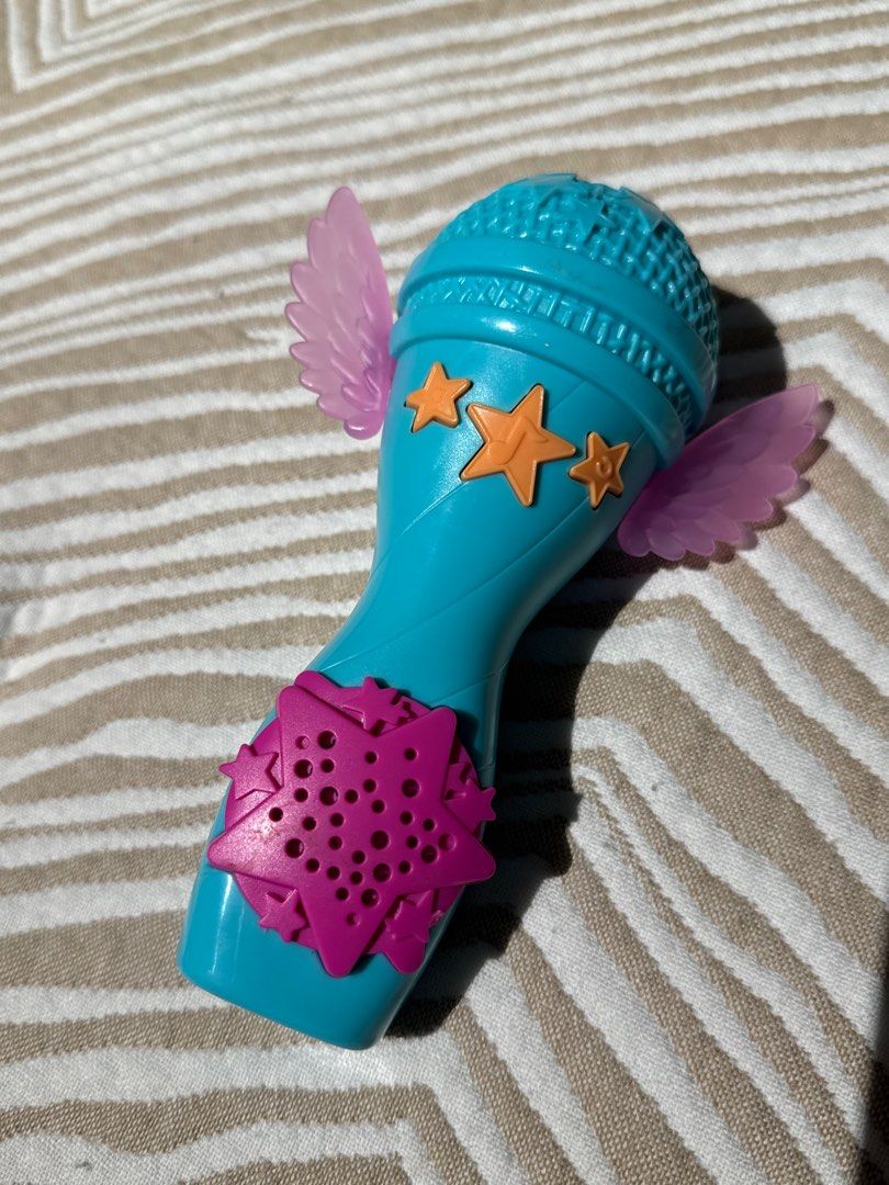 Hasbro Microphone (Function) (Category: Toys & Games) located in Shah Alam. Submitted by zouschaffer (Listing ID 1386779631, Image 1). Description: .