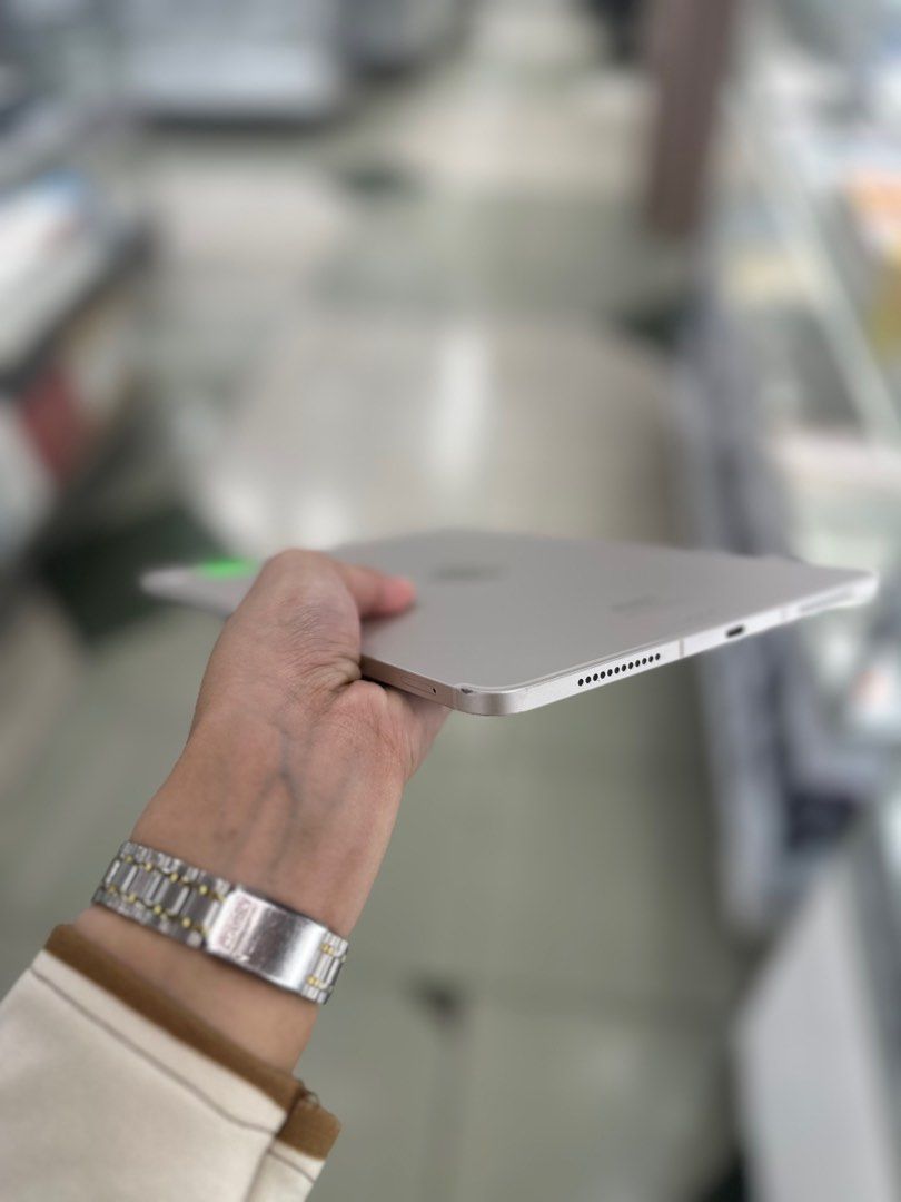 iPad Air 5 64gb Cellular With Sim No Issue (May dents) (Category: iPad) located in San Juan City. Submitted by aynaagadgets (Listing ID 1386676449, Image 3). Description: FOR SALE | TRADE / SWAP PASS SA MGA SCAMMERS / THIRD PARTY (RFS: Buy and Sell) IPAD AIR 5 64GB CELLULAR (may dents) ⬇️DETAILS⬇️ •64 GB (Other storage is also available) •Cellular (Other Variant is still available but may vary) •Starlight (Other color is also available but price 