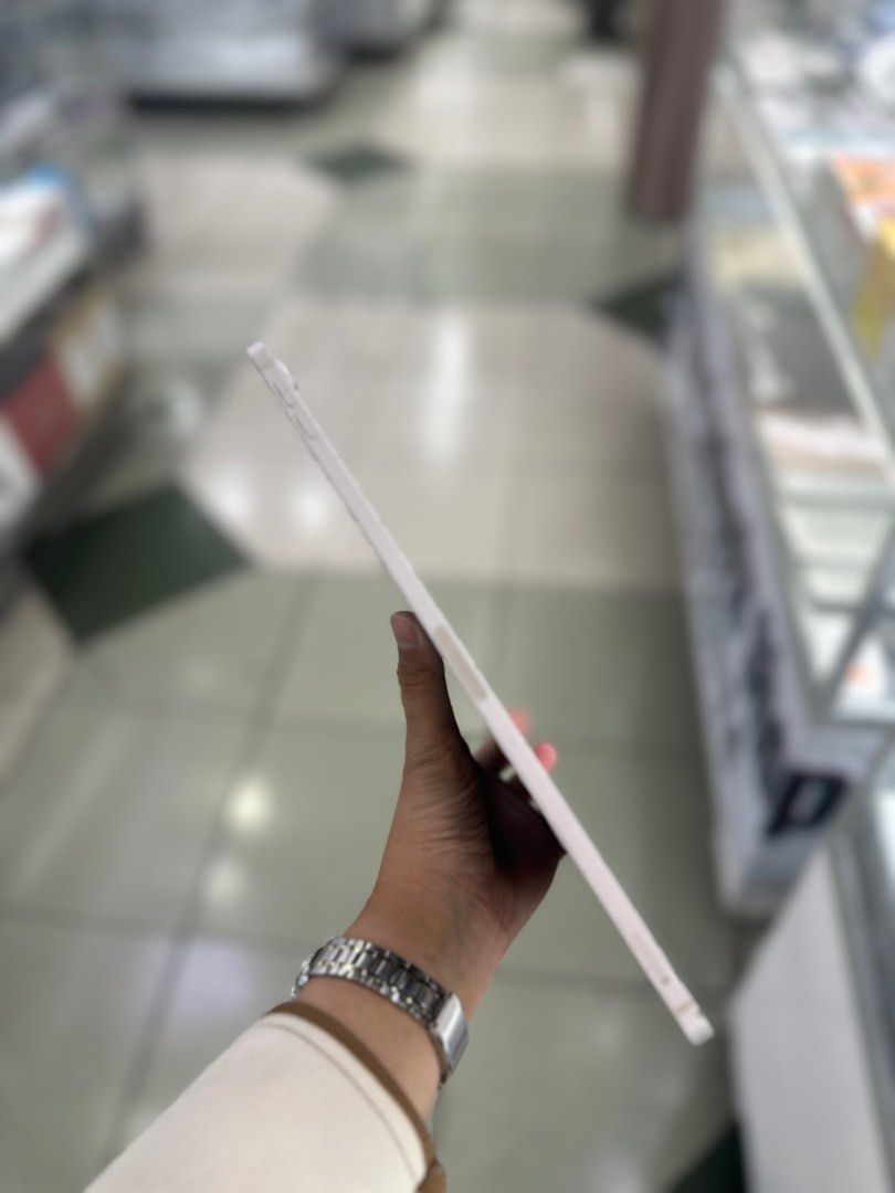 iPad Air 5 64gb Cellular With Sim No Issue (May dents) (Category: iPad) located in San Juan City. Submitted by aynaagadgets (Listing ID 1386676449, Image 2). Description: FOR SALE | TRADE / SWAP PASS SA MGA SCAMMERS / THIRD PARTY (RFS: Buy and Sell) IPAD AIR 5 64GB CELLULAR (may dents) ⬇️DETAILS⬇️ •64 GB (Other storage is also available) •Cellular (Other Variant is still available but may vary) •Starlight (Other color is also available but price 