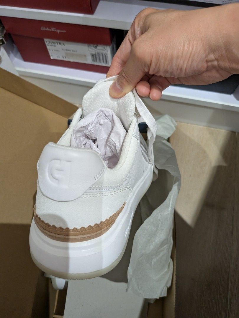 Cole haan GP Crossover Sneaker （分類：波鞋）位於 Hong Kong。 由 slimanslim 提交（商品編號 1283730927，圖片 3）。簡介： 購自東薈城Cole haan專門店，US 7.5 size，連試腳都未試過，100%new and real，有單。