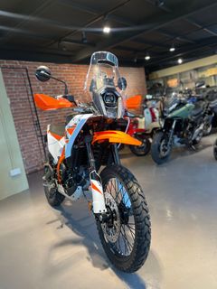 (Category: ) located in . Submitted by Premium.Moto (Listing ID 1386699372, Image 1). Description: .