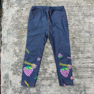 (Kategori: ) berada di . Dikirim oleh Thrifted_Treasure (ID iklan 1386639723, Gambar 1). Deskripsi: .