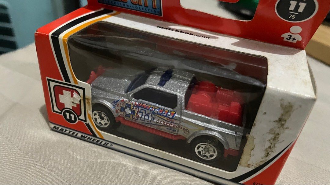 Matchbox Hero City Emergency Response 4x4 (Category: Vehicle & Diecast Models) located in Quezon City. Submitted by jackpotdecluttering (Listing ID 1386746278, Image 2). Description: Matchbox Hero City Emergency Response 4x4 - WYSIWYG - For decluttering - Quezon City.