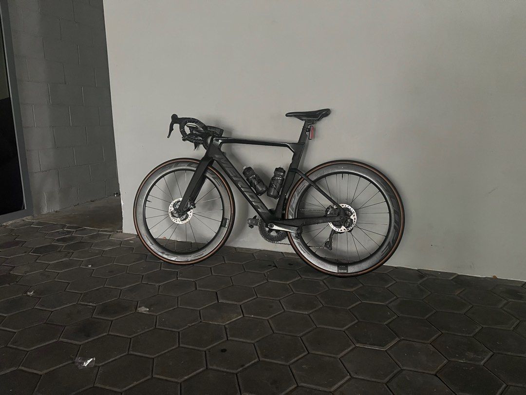 Merida Reacto 7000e (Category: Bicycles) located in Singapore. Submitted by no_bike (Listing ID 1386620679, Image 1). Description: Not urgent. Size S Probably best condi 7000e in sg, washed every 1-2 weeks with Peaty’s Loam Foam and lubed with Rock n Roll gold. Recently changed headset bearings to Kinetic Bearings. Brakes was recently rebled at RS cycles. Specs: • Ultegra Di2 R8070 11 spd • Avian Falcon 380 x 90 (One piece bar) • Scope R5 Wheels 