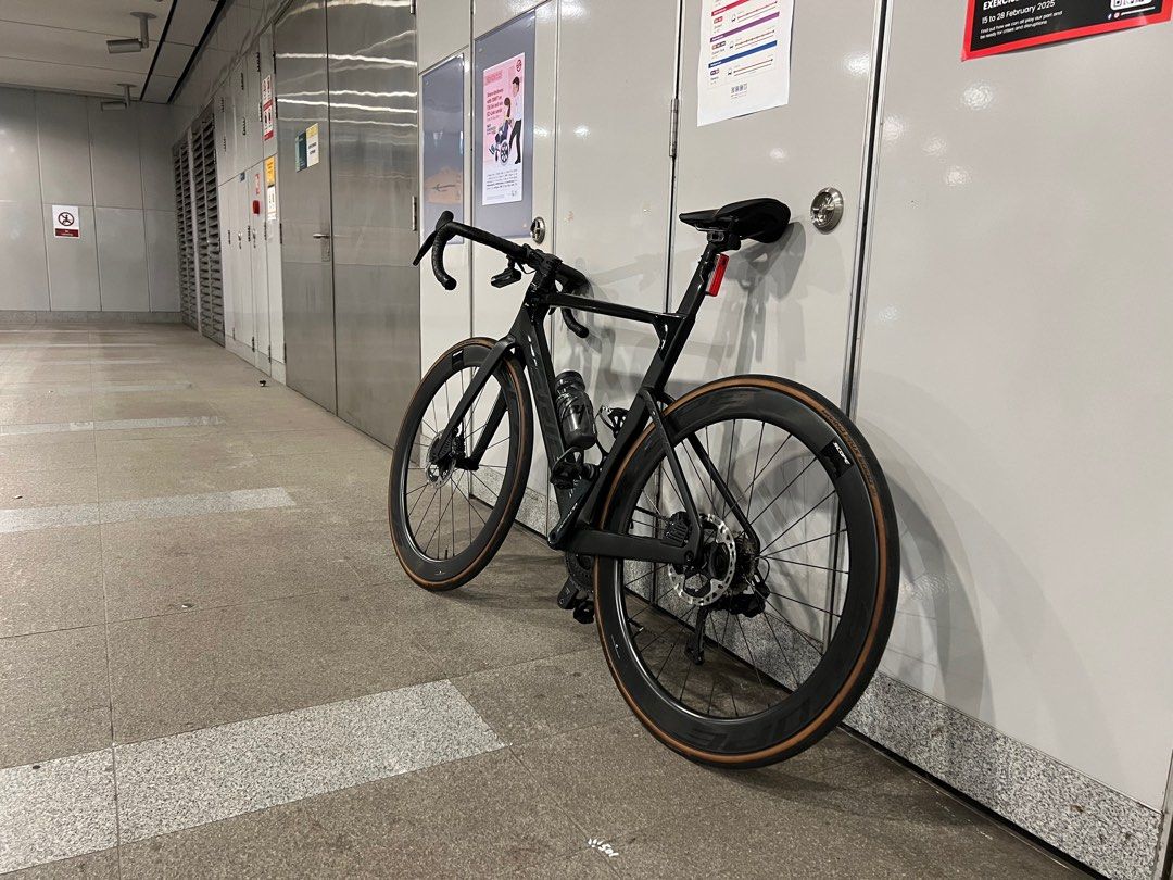 Merida Reacto 7000e (Category: Bicycles) located in Singapore. Submitted by no_bike (Listing ID 1386620679, Image 3). Description: Not urgent. Size S Probably best condi 7000e in sg, washed every 1-2 weeks with Peaty’s Loam Foam and lubed with Rock n Roll gold. Recently changed headset bearings to Kinetic Bearings. Brakes was recently rebled at RS cycles. Specs: • Ultegra Di2 R8070 11 spd • Avian Falcon 380 x 90 (One piece bar) • Scope R5 Wheels 
