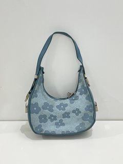 (Kategori: ) berada di . Dikirim oleh aniendyxx (ID iklan 1386657054, Gambar 1). Deskripsi: .