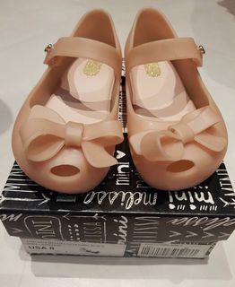 (Category: ) located in . Submitted by go.thriftandtrends (Listing ID 1386622820, Image 1). Description: .