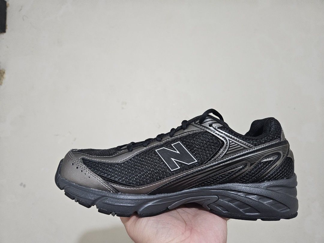 New Balance 509 Dark Silver Metallic US 10 (Category: Sneakers) located in Rodriguez. Submitted by dewamns (Listing ID 1386665463, Image 2). Description: Brand new authentic!.