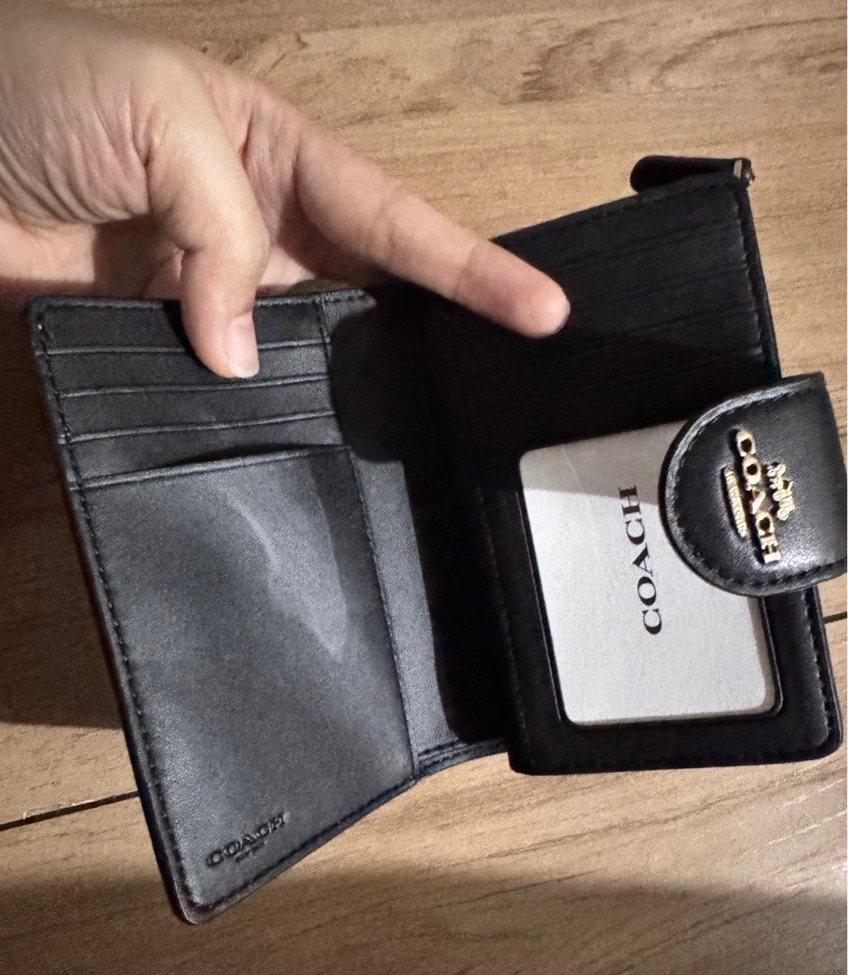 Original Coach Medium Corner Zip Wallet (Category: Wallets & Card Holders) located in Quezon City. Submitted by decluttrqueen (Listing ID 1386744594, Image 2). Description: ‼️Sale‼️ From 5350PHP down to 5000PHP Brand new Original from the US Coach medium corner zip in black/tan With care card and tag 128USD on tag Can do 3 months layaway 0% interest with 1k deposit (non-refundable) Shipment of item upon full payment RFS: Change of mind.