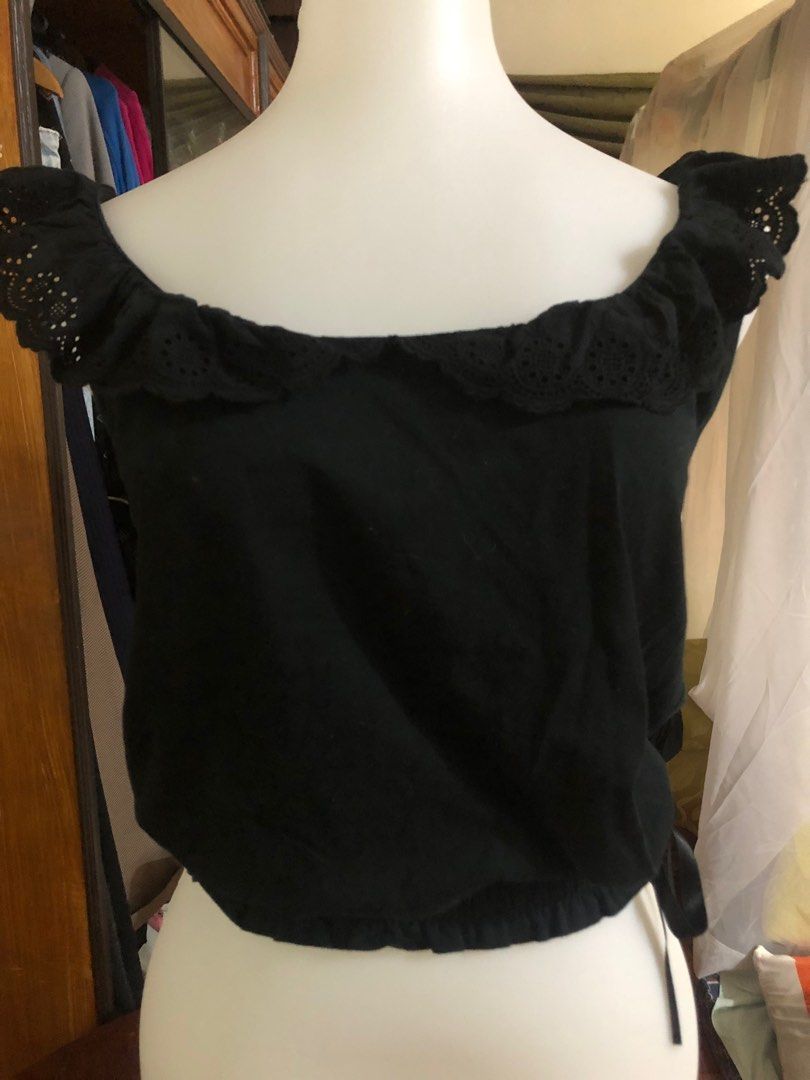 originalmango Top (Category: Blouses) located in Mandaluyong City. Submitted by bmorig (Listing ID 1386650983, Image 1). Description: free shipping na po.